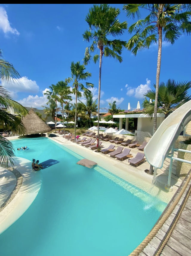 Living the Bali Dream at KOS One Hostel, Canggu 🌤️🎊