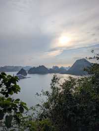 🇻🇳 Halong Bay: When Nature Outshines Every Filter ⛰🛳