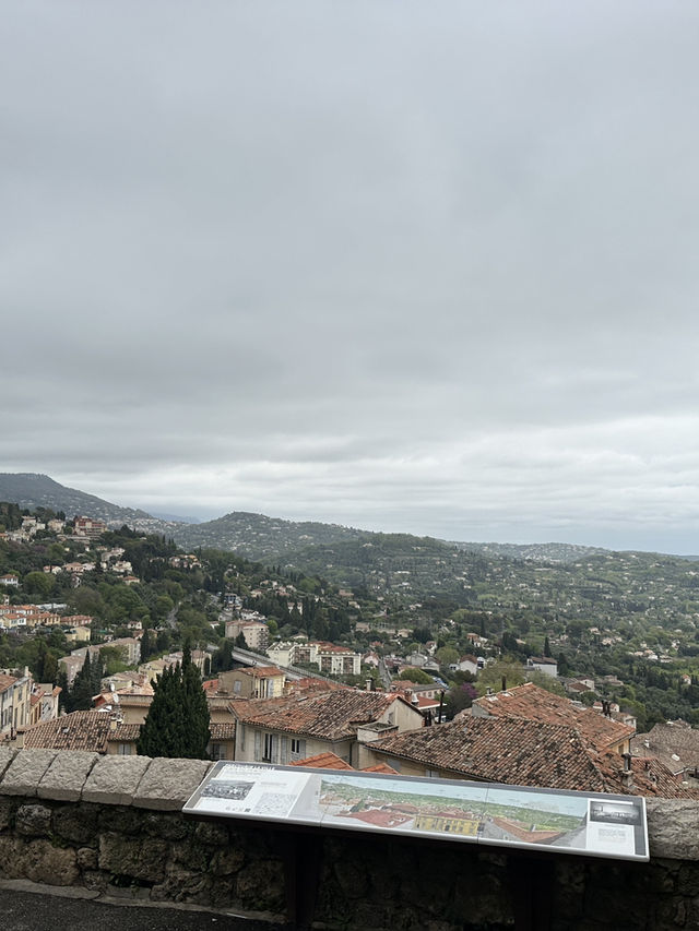 กราซ (Grasse) เมืองน้ำหอม