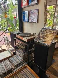 Flowers in the Window cafe | ลาดพร้าว