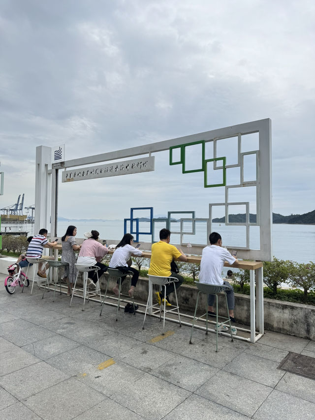 【深圳】 燈塔圖書館：全深圳最靠海的白色圖書館
