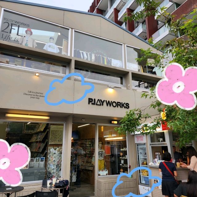 PLAYWORKs shop and cafe