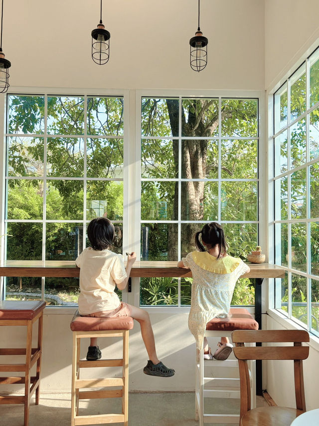 Rin cafe คาเฟ่สวยๆบรรยากาศในสวน ที่นครนายก