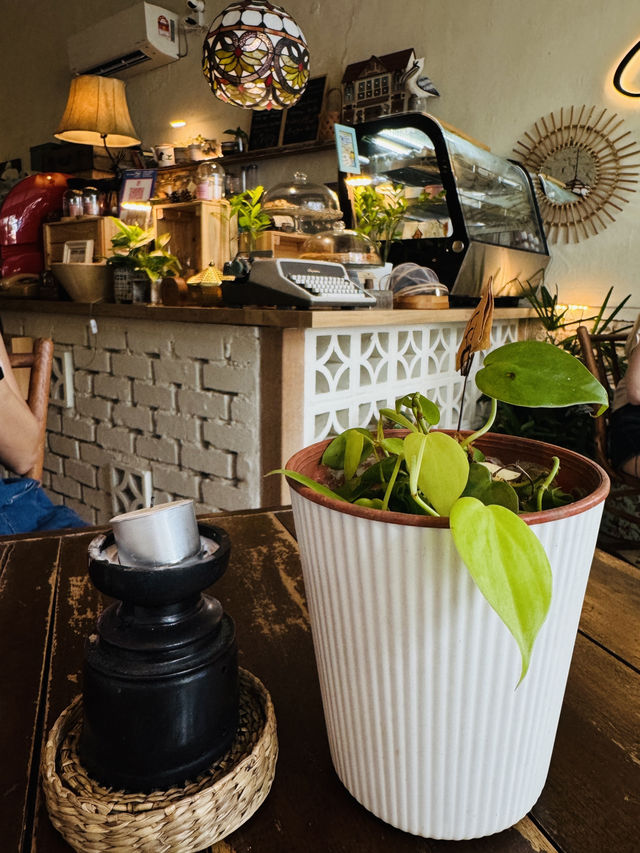 Cara Caro’s Coffee Counter Charm
