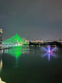 Dataran Wawasan: Serene Stroll Through Putrajaya’s Modern Majesty 