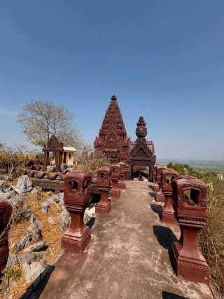 Discover Tranquility at Wat Khao Sanam Chaeng