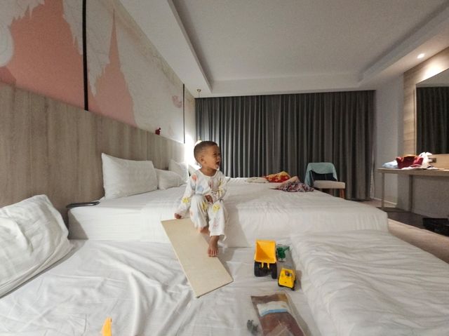 รีวิว Rus Hotel and Convention Ayothaya