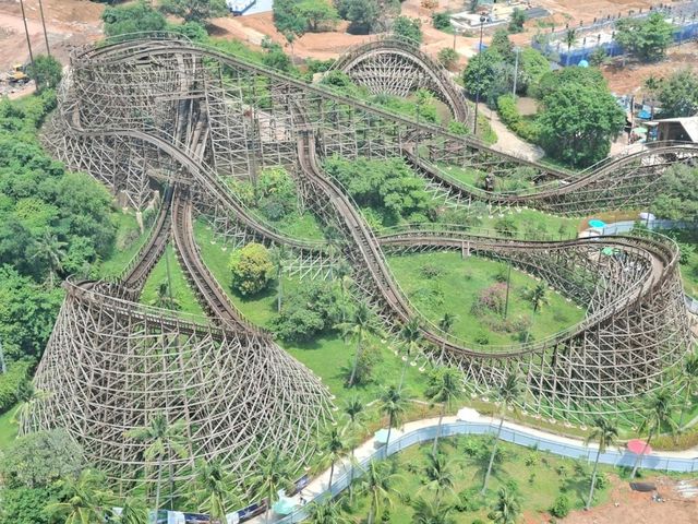 Roaring Timber 🎢 เครื่องเล่นสุดมันส์