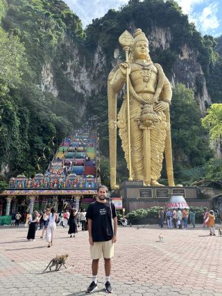 Exploring Batu Caves – A Sacred and Stunning Destination Near Kuala Lumpur
