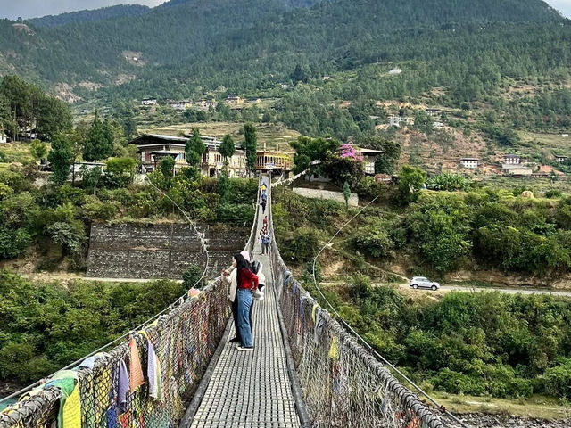 Punakha Suspension Bridge – Swaying Above the River 