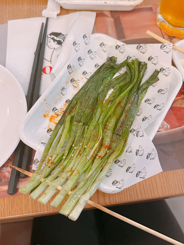 主打夜市風味串燒的「小野人」