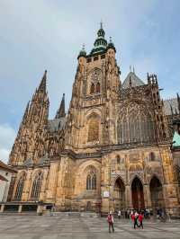 Prague Castle – A Timeless Crown Above the City of Spires