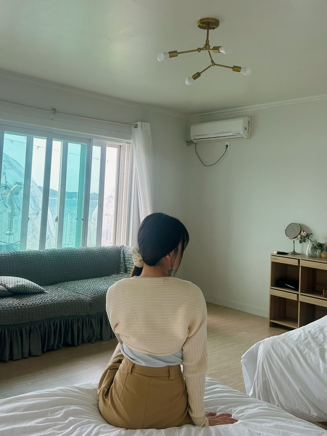 🎨 예술과 자연 속 휴식, 갤러리 펜션