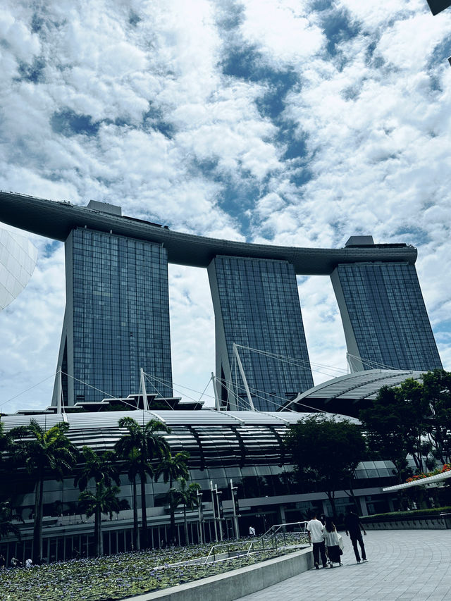 Good breakfast place in marina bay sands
