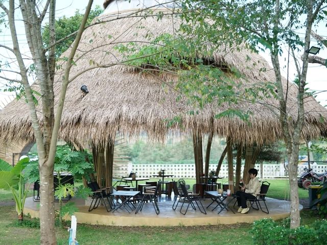 คาเฟ่ที่พักวังน้ำเขียว
