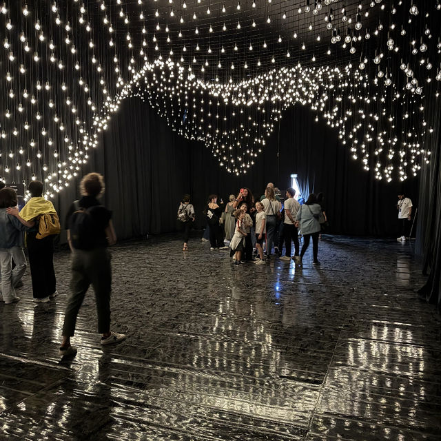 Grand Palais Éphémère: Get Ready to Float at the Balloon Museum! 🎈✨