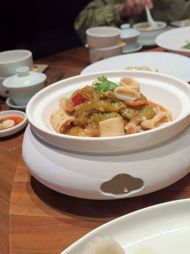 🍽️ 夜幕降臨，大連的味蕾冒險正式開始 🌃