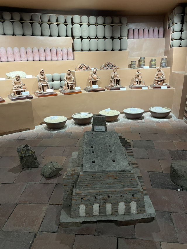 ｜越南｜河內Bat Trang 陶瓷博物館-🏺建築與陶藝的對話，在老陶瓷村裡遇見最美設計！