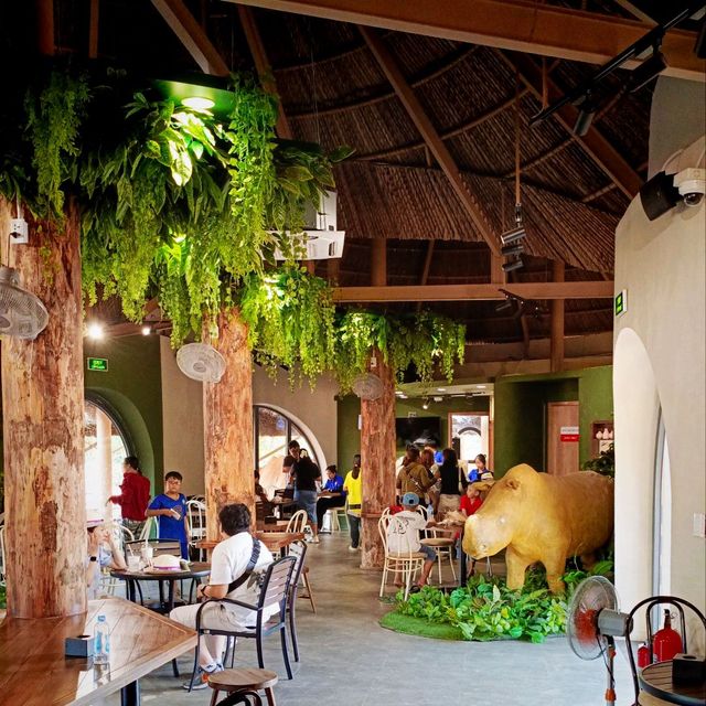 🦒 Safari Café – A Wild Little Escape in Novaworld, Phan Thiet