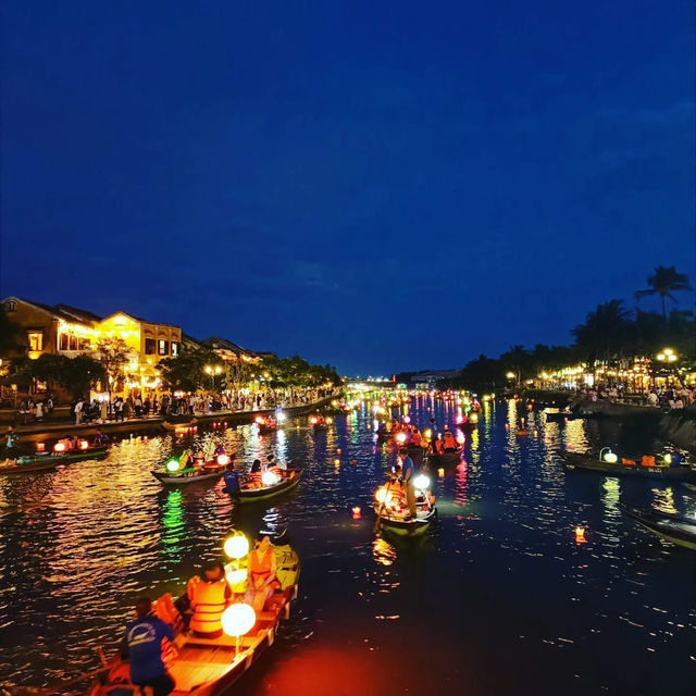Where Lanterns Lead the Way – Hoi An After Dark