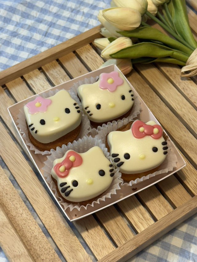 韓国/京畿道【富川】かわいいキティーちゃんフィナンシェ