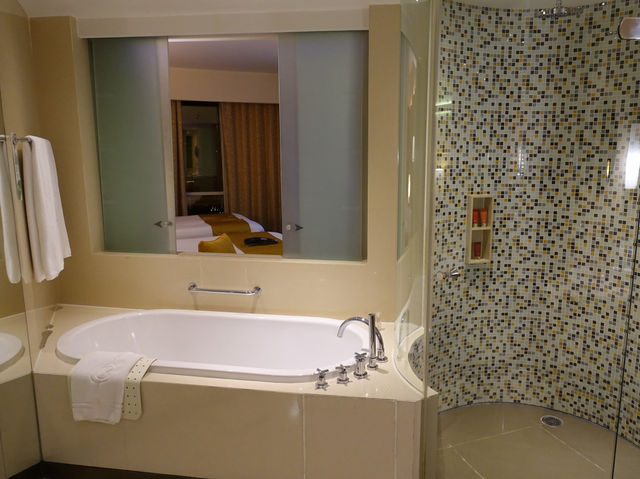 🛏️ Perfect City Escape at Centara Grand & Bangkok Convention Centre
