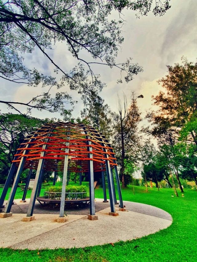 🚣‍♂️🌴 Lake Titiwangsa – Water Fun & Nature Vibes in the Heart of KL! 🌞🌊