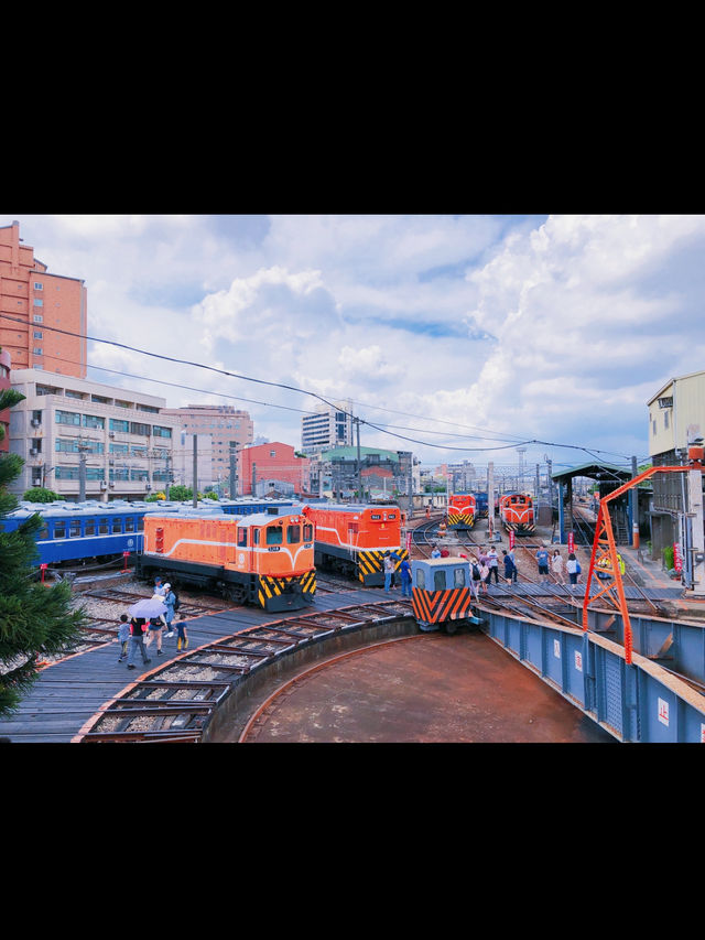 🚞彰化扇形車庫，鐵道迷與旅人不能錯過的時光車站