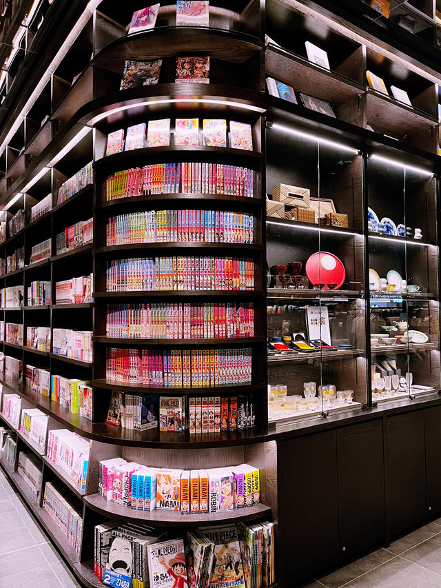 Aesthetic Charm of Tsutaya Pavilion Bukit Jalil – KL’s Most Beautiful Bookstore
