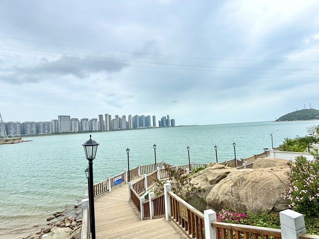 **🌊 汕頭媽嶼島｜絕美海邊木棧道，漫步聽濤，感受潮汕小島的浪漫！**