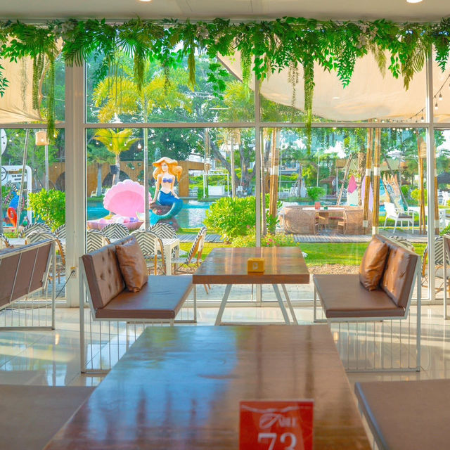 The Beach กลางกรุง ร้านอาหารและคาเฟ่สไตล์บีชคลับ