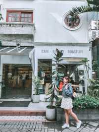 Sarnies Roastery – A Calm & Cozy Café Morning in Bangkok 🌿☕📍