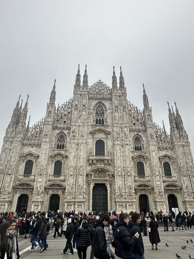 Milan: Italy Modern Pulse