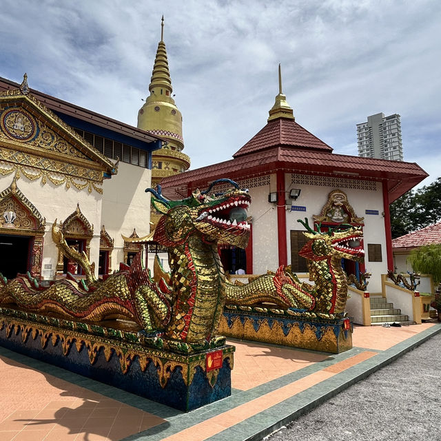 Solo Traveler's Guide to Wat Chayamangkalaram: Penang's Reclining Buddha Temple** 🏯✨