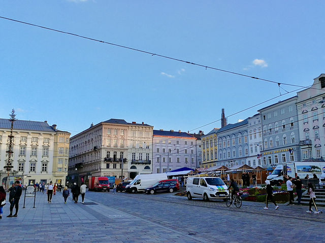 Bridges, Boulevards & Bites: A Perfect Walk Through Linz’s Historic Core