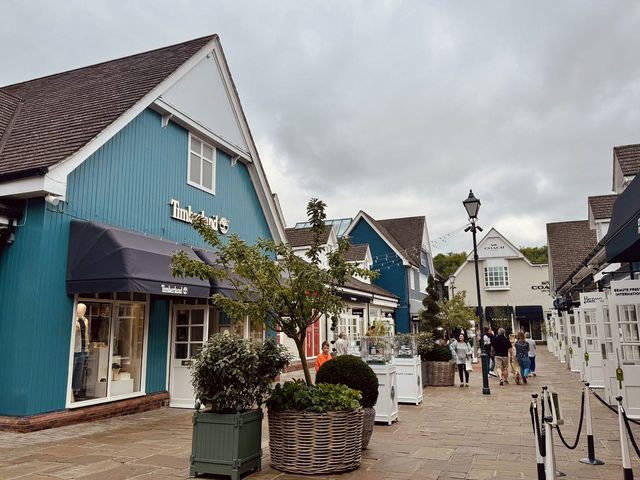 Designer Deals in a Charming Setting