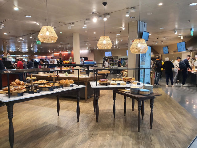 🍽️ Casual Eats in the Heart of Bern – Migros Restaurant at Marktgasse