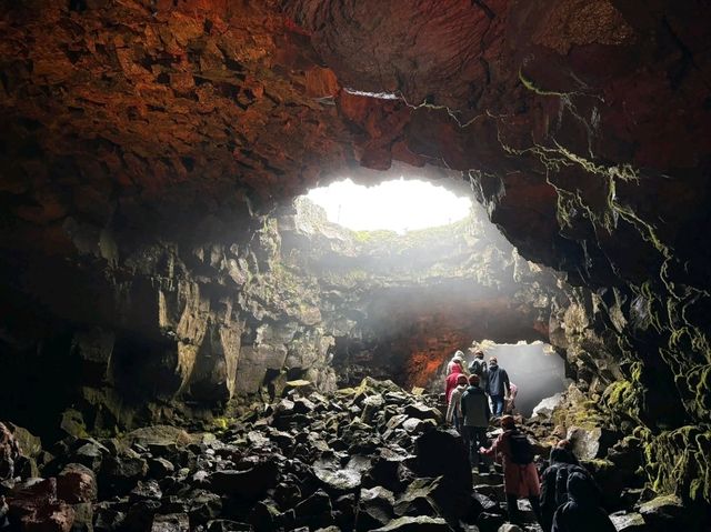 冰島 | The Lava Tunnel 探索壯闊的熔岩隧道：Raufarhólshellir