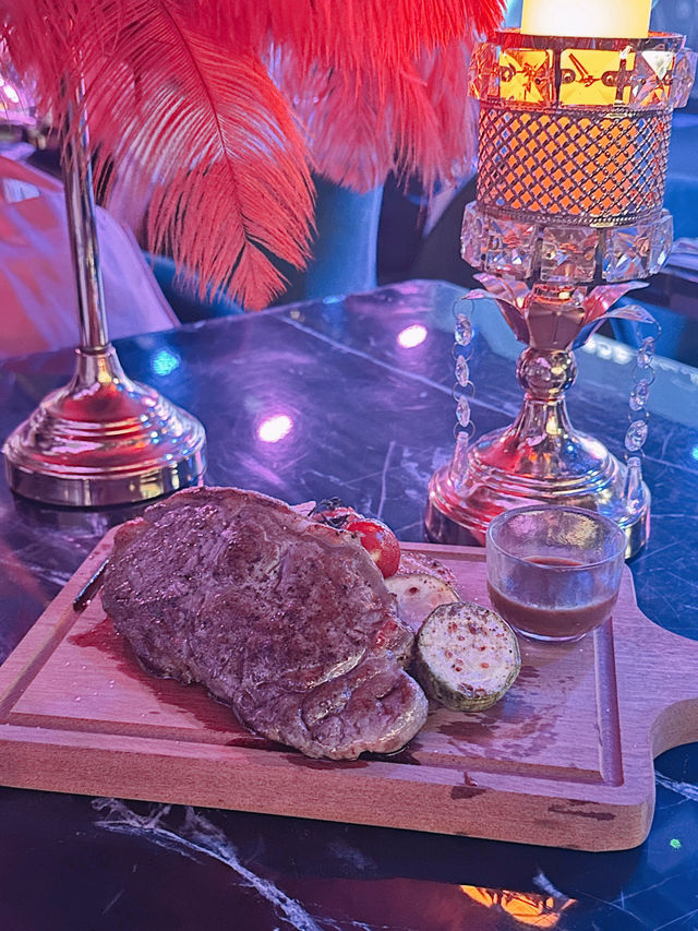 邊食晚飯邊聽音樂會
