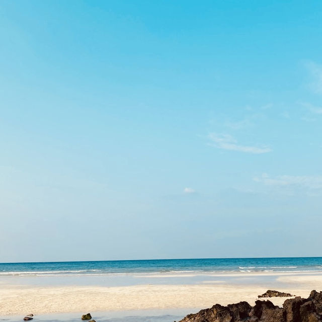 A Pristine Canvas of White Sand and Azure Waters