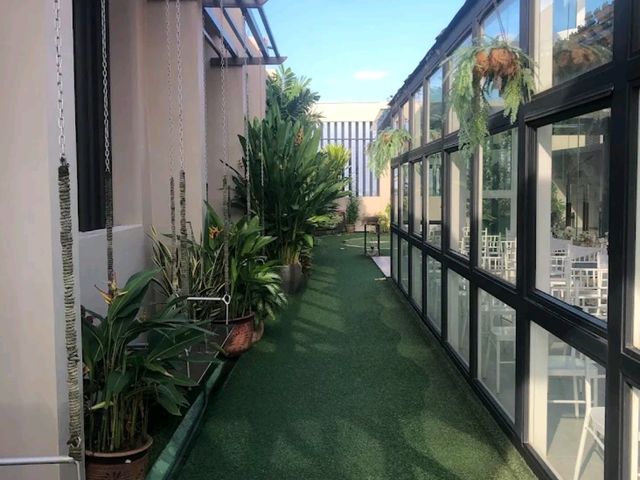 “D Elegance Oasis of Clean Comfort”