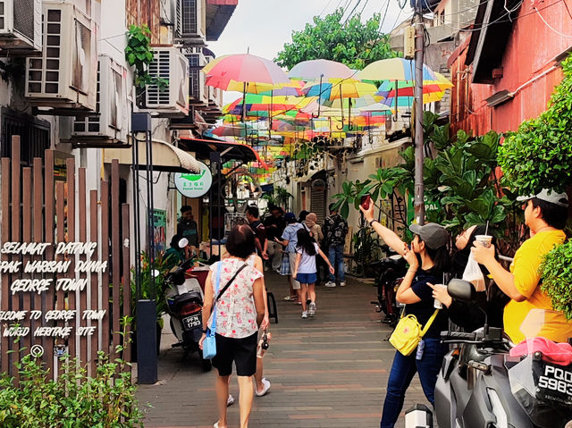 George Town – A Colorful Walk Through Street Art 🎨🖼