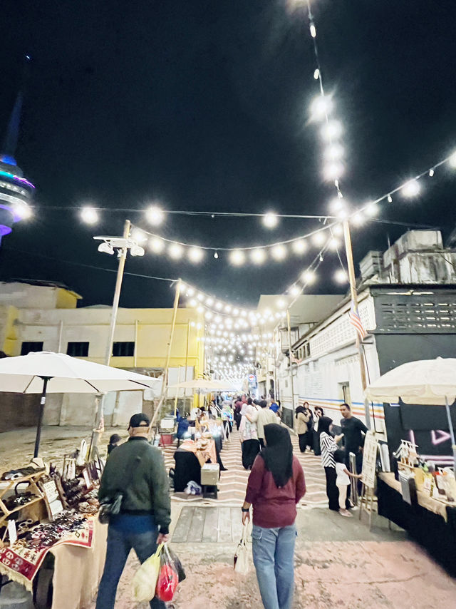 🌙✨ Kuantan by Night: Murals, Markets & Tower Views