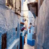 💙🏰 Solo Azure Dream: Chefchaouen – Morocco’s Blue Pearl 