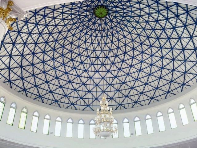 Masjid Sultan Salahuddin Abdul Aziz Shah: The Blue Mosque of Malaysia 🕌✨