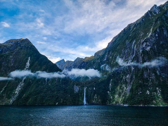 Dramatic Fjord Landscapes in Milford Sound