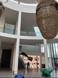 🖼️現代アートの最前線を体験「ミュンヘン現代美術館（Museum Brandhorst）」✨