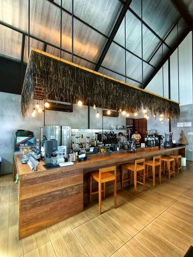 ชวนแวะชิมกาแฟแถวตลาดประมง อ่างศิลา