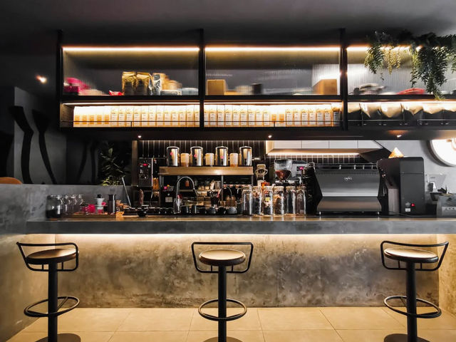 Ze Brew Cafe Bar in Sepang
