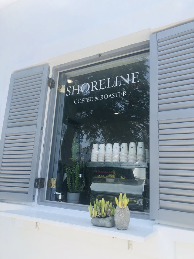 燈塔旁的一間小咖啡店☕️ 燈塔旁的一間小咖啡店☕️